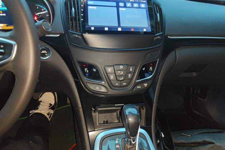 Used Buick Regal 2015 1.6T Elite Tech Model Audio And AC Panel