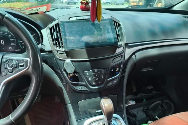 Used Buick Regal 2015 1.6T Elite Tech Model Audio And AC Panel