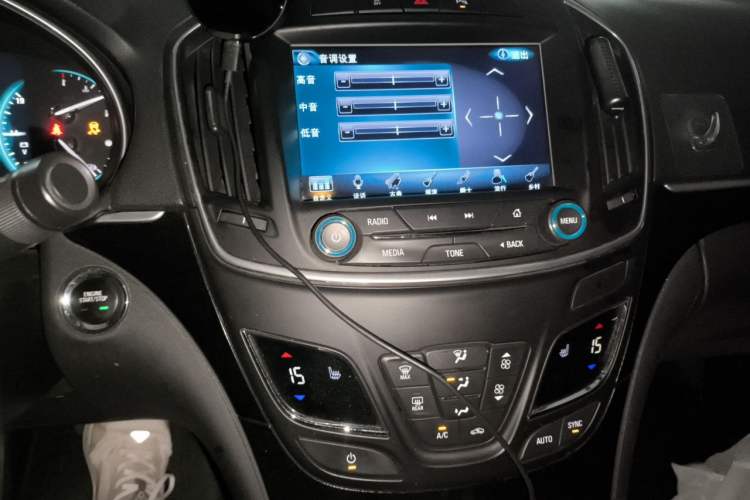 Used Buick Regal 2015 1.6T Elite Tech Model Audio And AC Panel