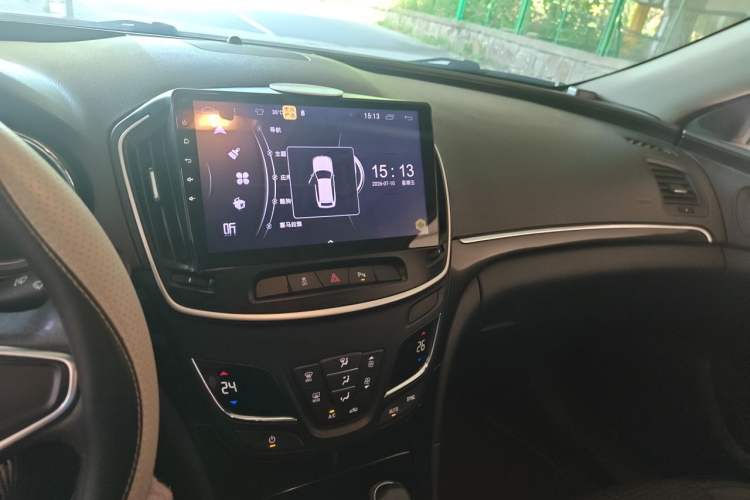 Used Buick Regal 2015 1.6T Leading Technology Model Audio And AC Panel