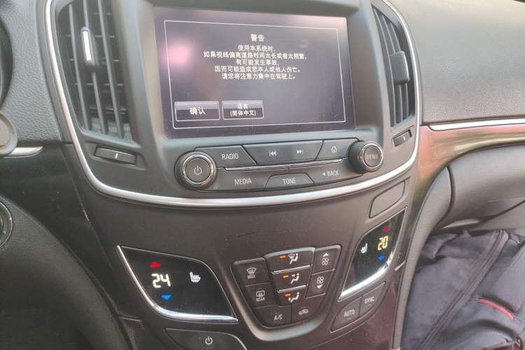 Used Buick Regal 2015 1.6T Elite Tech Model Audio And AC Panel