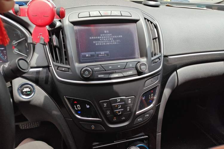 Used Buick Regal 2015 1.6T Elite Tech Model Audio And AC Panel