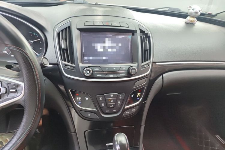 Used Buick Regal 2015 1.6T Elite Tech Model Audio And AC Panel