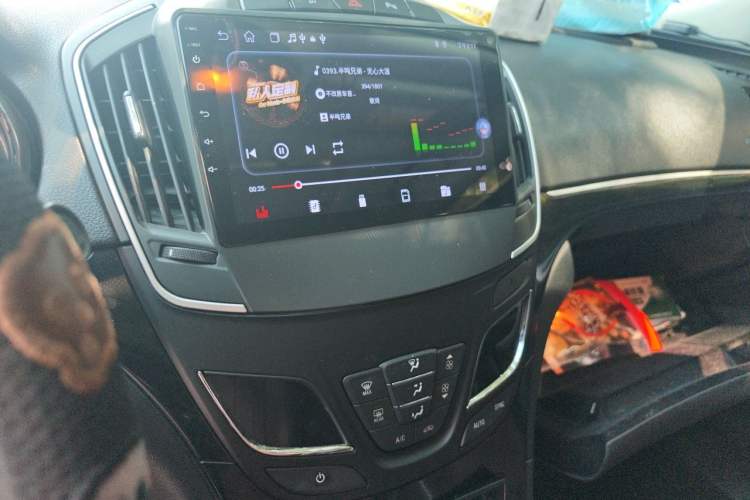Used Buick Regal 2015 1.6T Leading Technology Model Audio And AC Panel