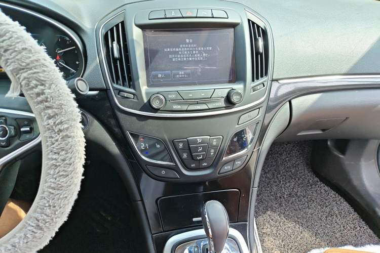 Used Buick Regal 2015 1.6T Elite Tech Model Audio And AC Panel