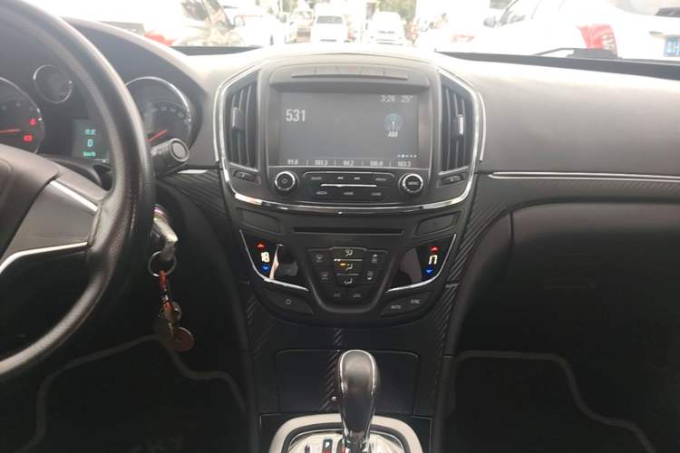 Used Buick Regal 2015 1.6T Leading Technology Model Audio And AC Panel