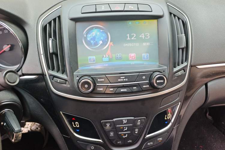 Used Buick Regal 2015 1.6T Leading Technology Model Audio And AC Panel