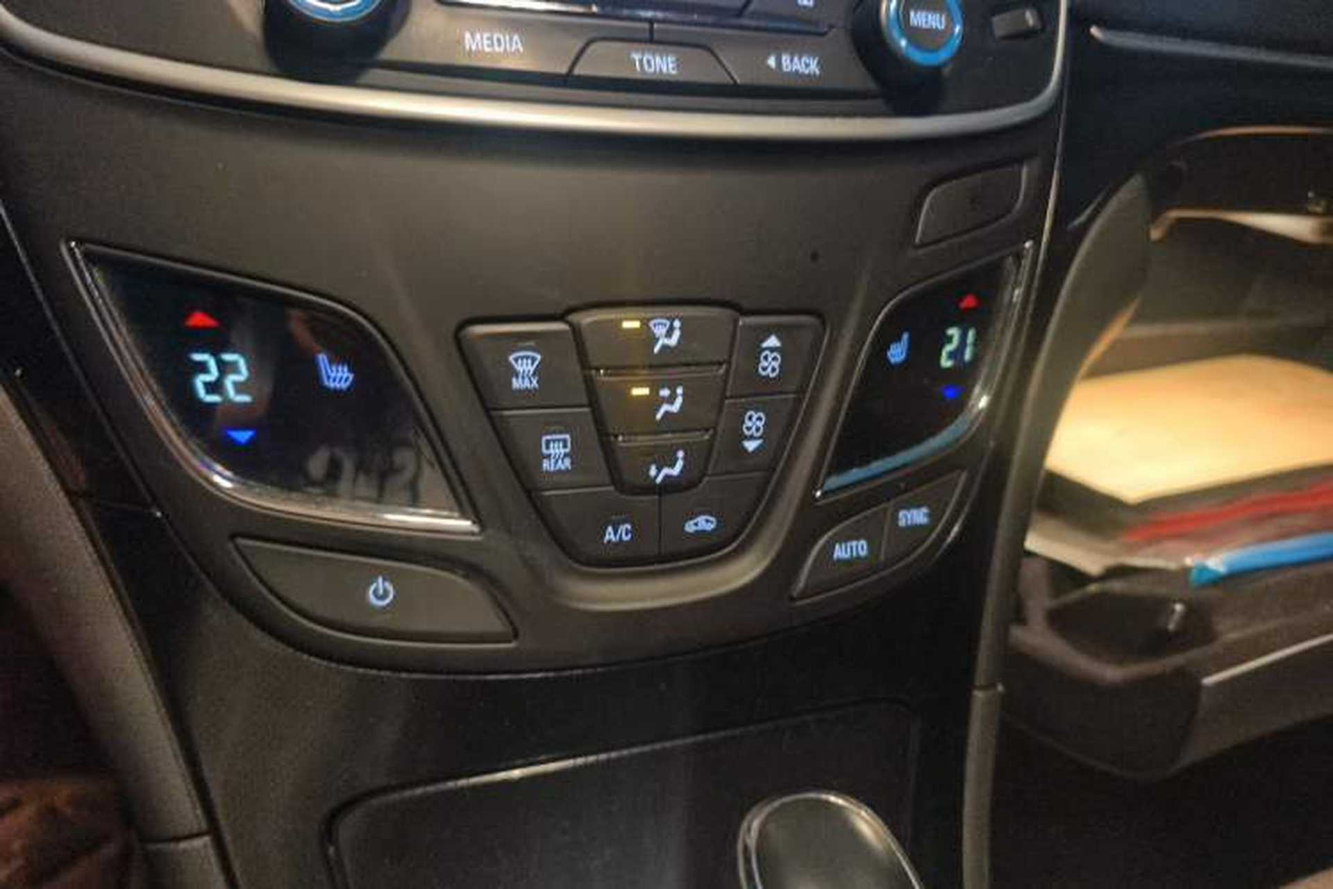 Used Buick Regal 2015 1.6T Elite Tech Model Audio And AC Panel