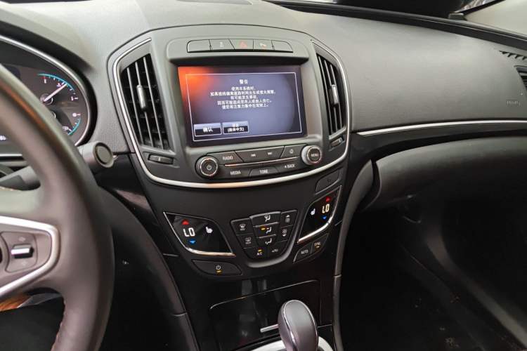 Used Buick Regal 2015 1.6T Elite Tech Model Audio And AC Panel