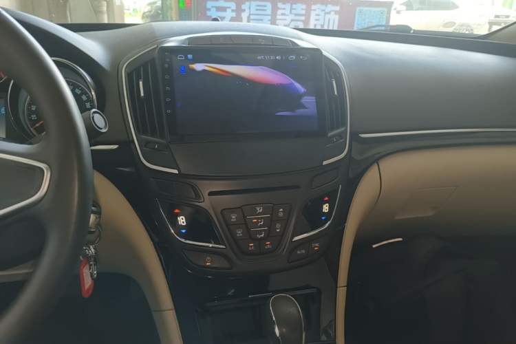 Used Buick Regal 2015 2.0L Leading Fashion Edition Audio And AC Panel