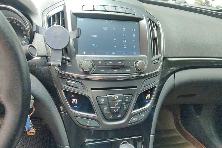Used Buick Regal 2015 1.6T Leading Technology Model Audio And AC Panel