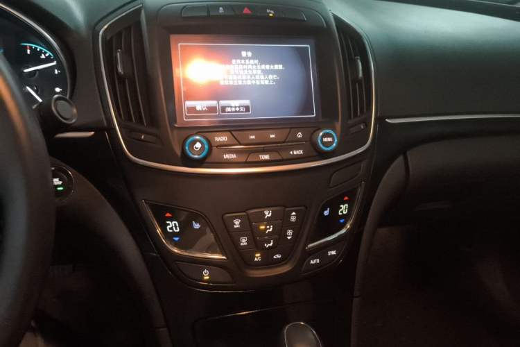 Used Buick Regal 2015 1.6T Elite Tech Model Audio And AC Panel