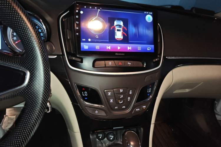 Used Buick Regal 2015 2.0L Leading Fashion Edition Audio And AC Panel