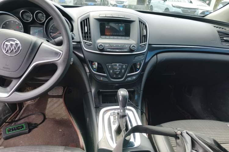Used Buick Regal 2015 1.6T Leading Technology Model Audio And AC Panel