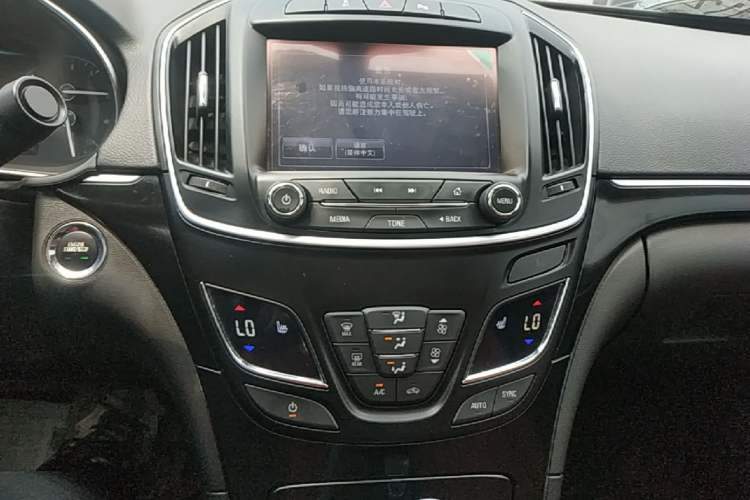 Used Buick Regal 2015 1.6T Elite Tech Model Audio And AC Panel