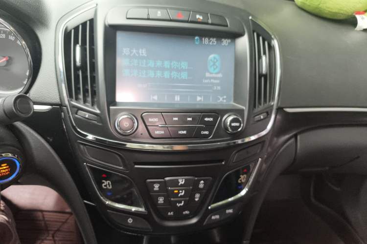 Used Buick Regal 2015 1.6T Leading Technology Model Audio And AC Panel