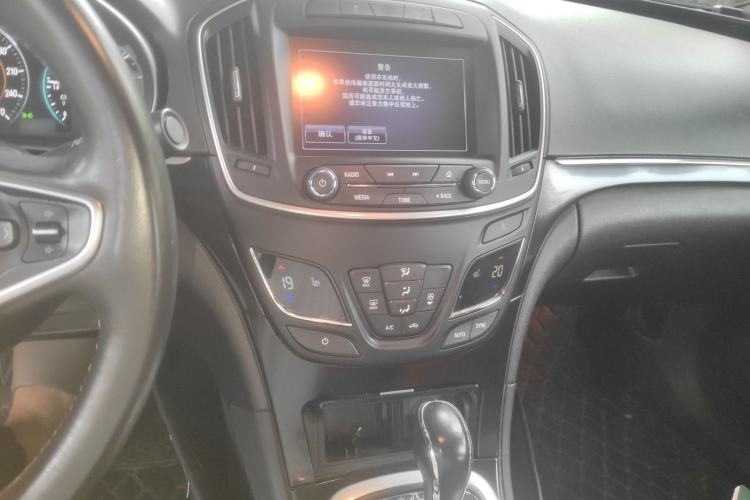 Used Buick Regal 2015 1.6T Elite Tech Model Audio And AC Panel