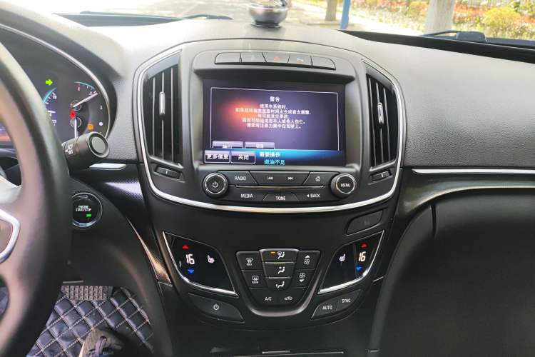 Used Buick Regal 2015 1.6T Elite Tech Model Audio And AC Panel