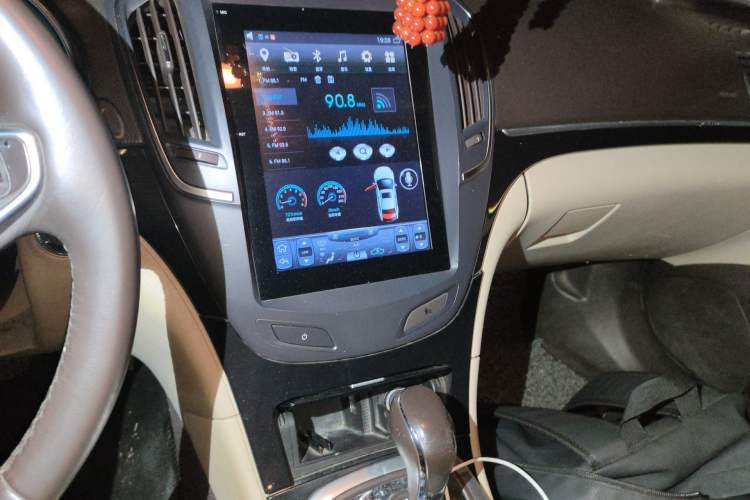 Used Buick Regal 2015 2.0L Elite Fashion Edition Audio And AC Panel