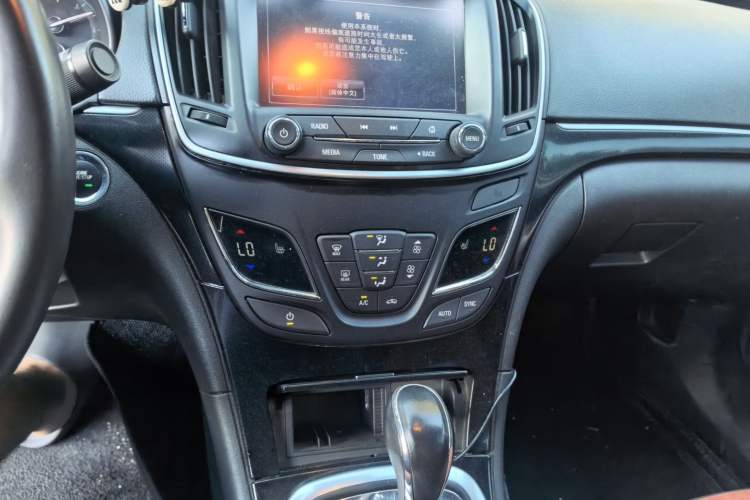 Used Buick Regal 2015 1.6T Elite Tech Model Audio And AC Panel