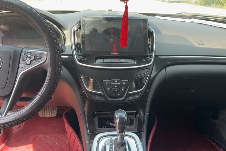 Used Buick Regal 2015 1.6T Elite Tech Model Audio And AC Panel