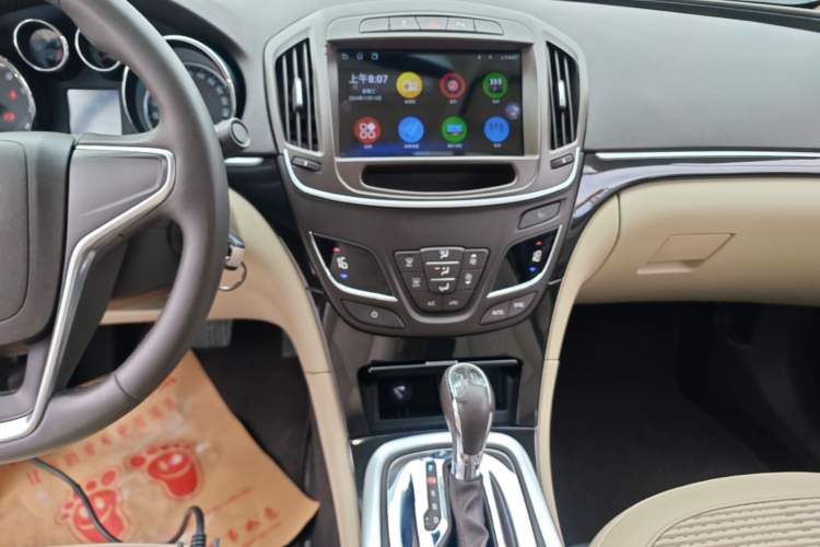 Used Buick Regal 2015 2.0L Leading Fashion Edition Audio And AC Panel