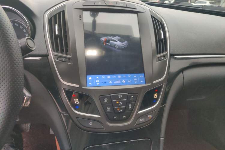 Used Buick Regal 2015 1.6T Leading Technology Model Audio And AC Panel