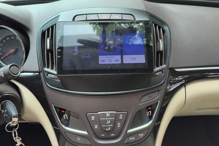 Used Buick Regal 2015 2.0L Leading Fashion Edition Audio And AC Panel