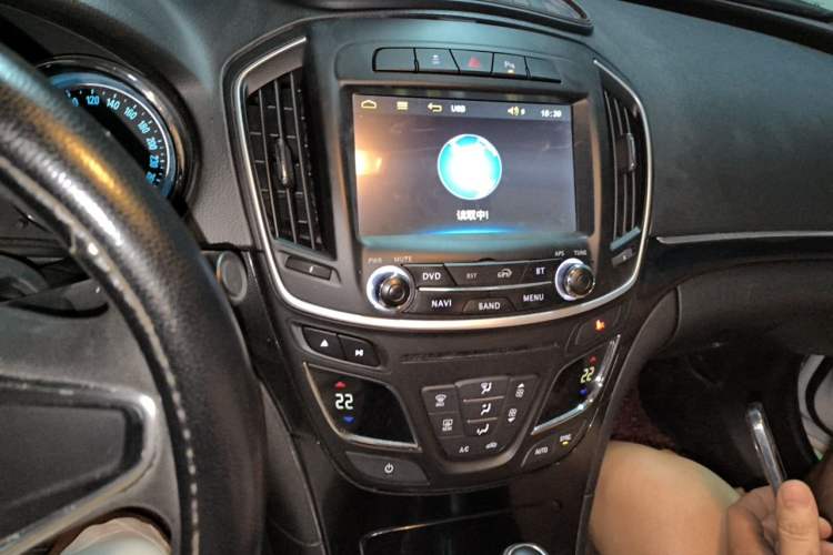 Used Buick Regal 2015 1.6T Leading Technology Model Audio And AC Panel