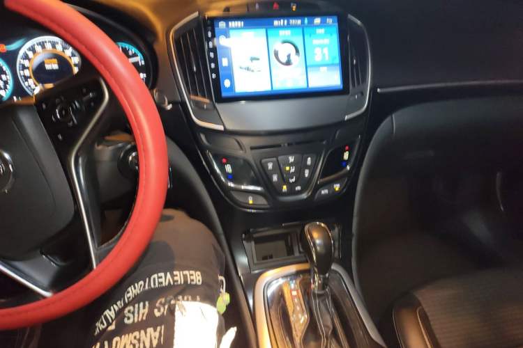 Used Buick Regal 2015 1.6T Leading Technology Model Audio And AC Panel