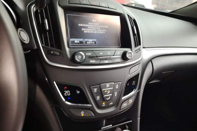 Used Buick Regal 2015 1.6T Elite Tech Model Audio And AC Panel