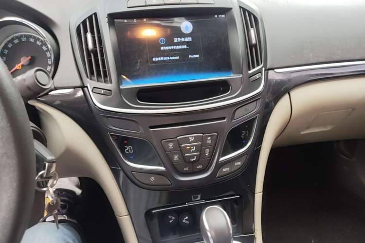 Used Buick Regal 2015 2.0L Leading Fashion Edition Audio And AC Panel