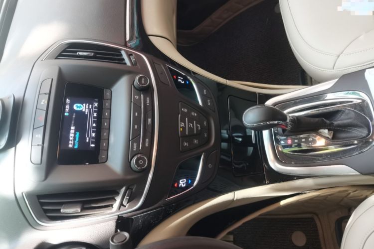 Used Buick Regal 2015 2.0L Leading Fashion Edition Audio And AC Panel