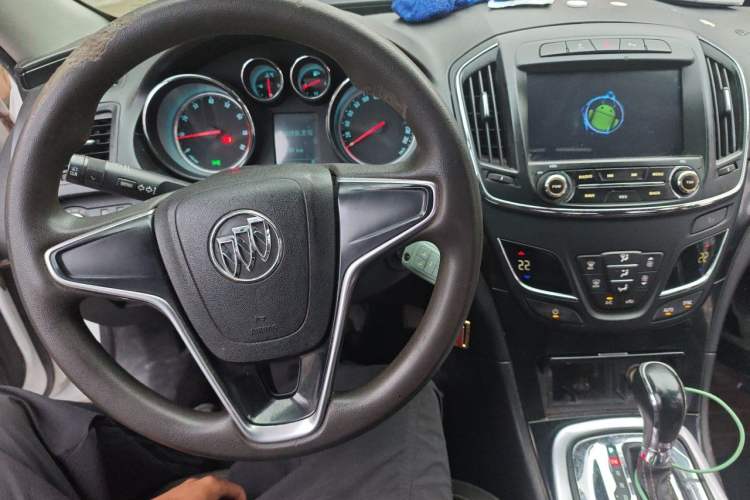 Used Buick Regal 2015 1.6T Leading Technology Model Audio And AC Panel