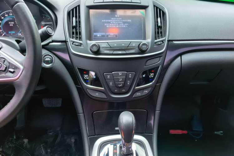 Used Buick Regal 2015 1.6T Elite Tech Model Audio And AC Panel