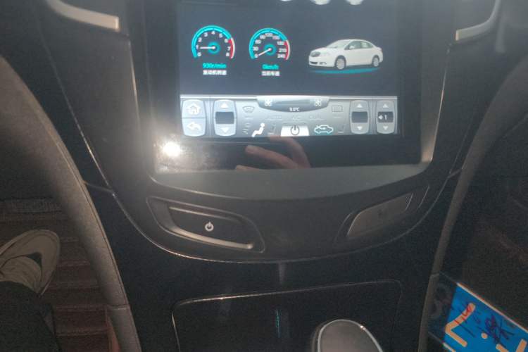 Used Buick Regal 2015 1.6T Leading Technology Model Audio And AC Panel