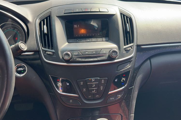 Used Buick Regal 2015 GS 2.0T Grand Sport Edition Audio And AC Panel