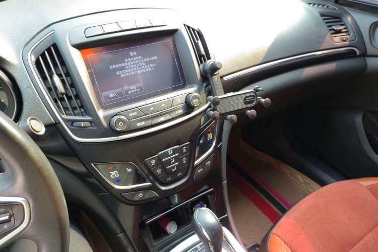 Used Buick Regal 2015 1.6T Elite Tech Model Audio And AC Panel
