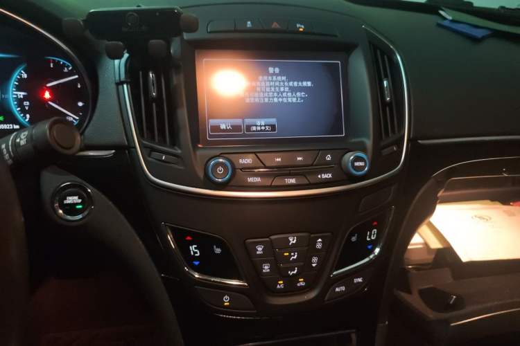 Used Buick Regal 2015 1.6T Elite Tech Model Audio And AC Panel