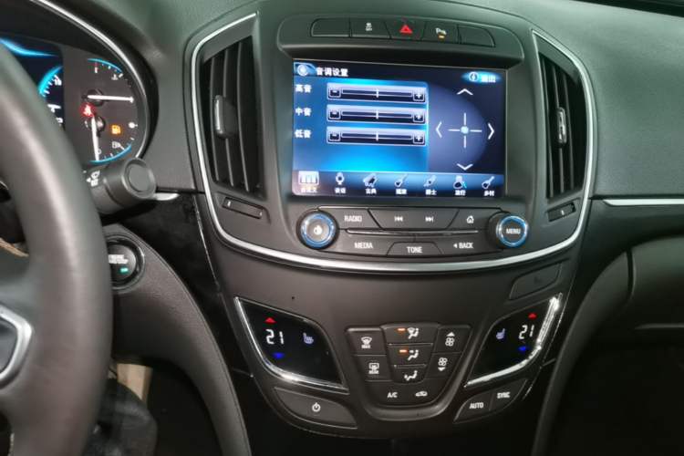 Used Buick Regal 2015 1.6T Elite Tech Model Audio And AC Panel
