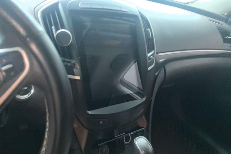 Used Buick Regal 2015 1.6T Elite Tech Model Audio And AC Panel