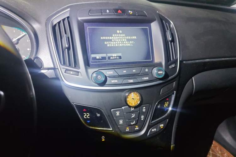 Used Buick Regal 2015 1.6T Elite Tech Model Audio And AC Panel