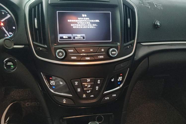 Used Buick Regal 2015 1.6T Elite Tech Model Audio And AC Panel