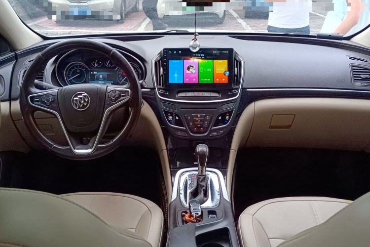 Used Buick Regal 2015 2.0L Elite Fashion Edition Center Console