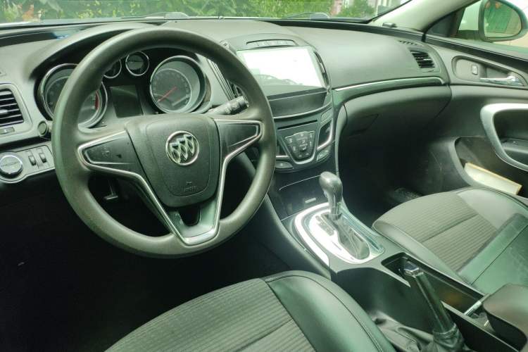 Used Buick Regal 2015 1.6T Leading Technology Model Center Console