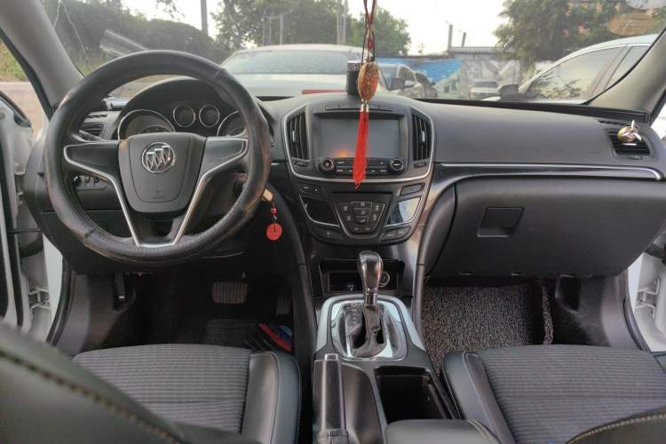 Used Buick Regal 2015 1.6T Leading Technology Model Center Console