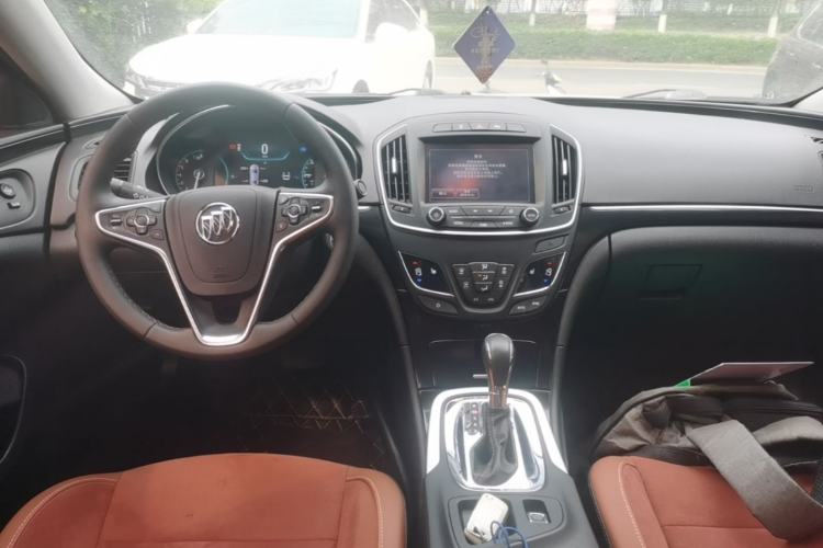 Used Buick Regal 2015 1.6T Elite Tech Model Center Console