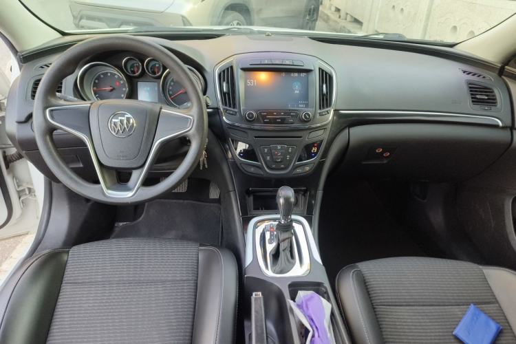 Used Buick Regal 2015 1.6T Leading Technology Model Center Console