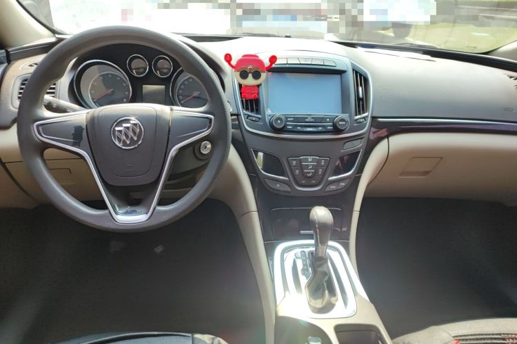 Used Buick Regal 2015 2.0L Leading Fashion Edition Center Console