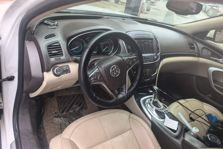 Used Buick Regal 2015 2.0L Elite Fashion Edition Center Console